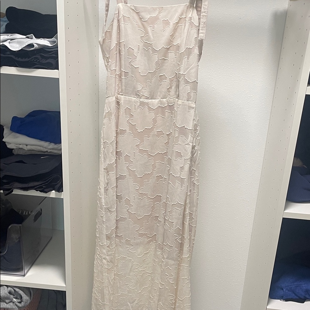 Versona Floral Lace Maxi Dress in Cream